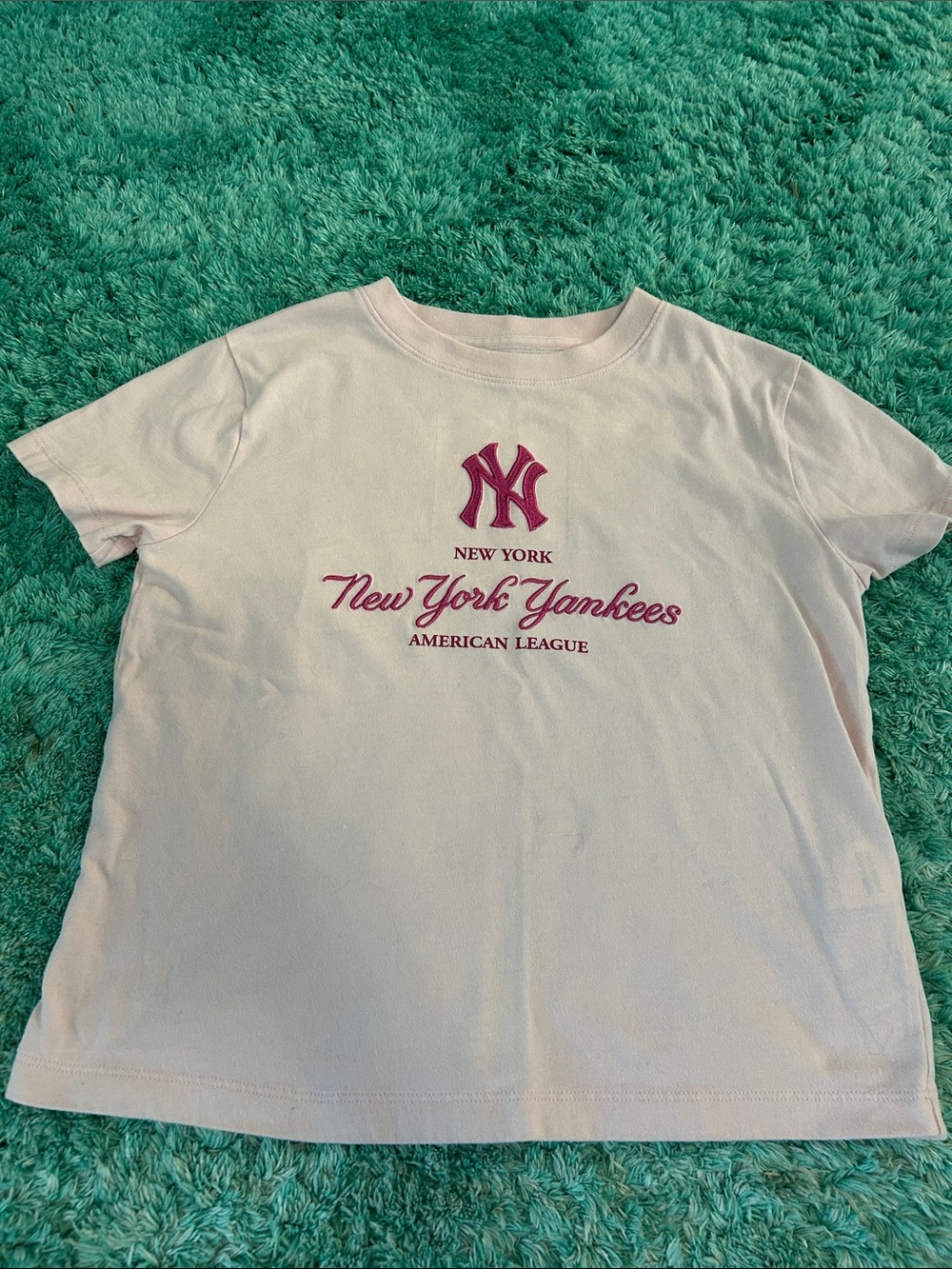 Abercrombie Pink New York Yankees Logo Tee. 11/12